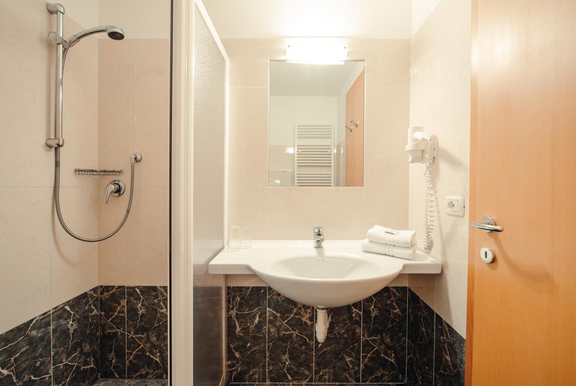 טרודנה Hotel Ludwigshof & Luvina חדר תמונה